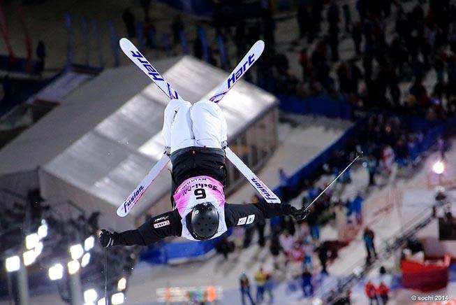 Como o próprio nome traz, o esqui livre é um dos eventos que mais dá liberdada ao atleta. Durante sua apresentação, ele combina velocidade, manobras aéreas enquanto esquia e técnicas artísticas / Foto: Divulgação Sochi 2014